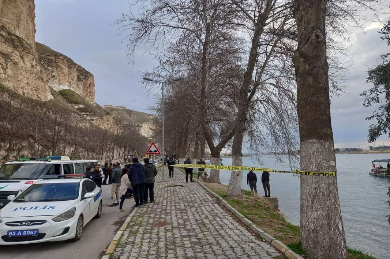 Fırat Nehri'nde bir erkek cesedi bulundu Fırat Nehri'nde bir erkek cesedi bulundu